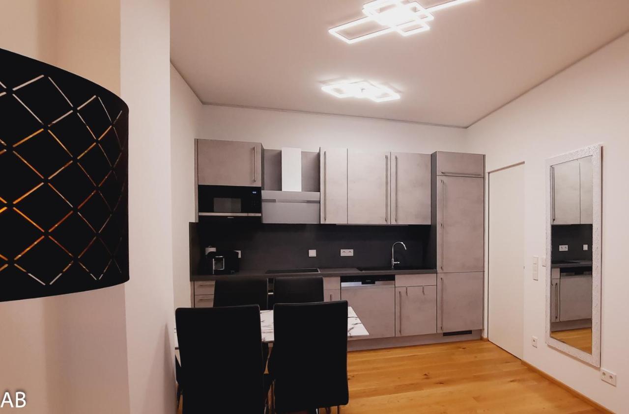 Superior Apartment & Rooftop Pool ウィーン エクステリア 写真
